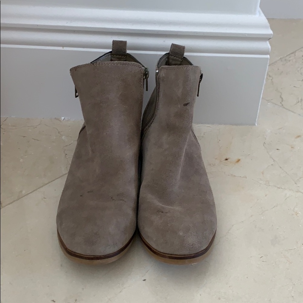 Steve Madden Nude Boots. Size 9